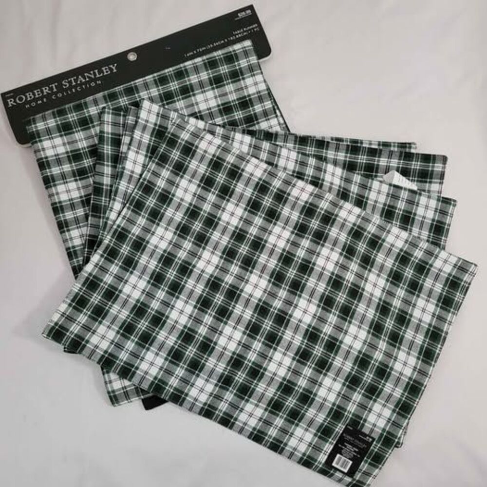 Robert Stanley Table Runner and Mats New